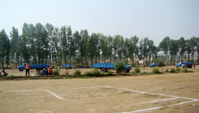 ���ְ���{У