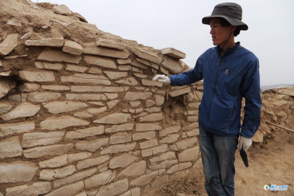 榆林石峁遺址發掘需100年 或為黃帝居所 榆林石峁遺址發掘需100年 或為黃帝居所